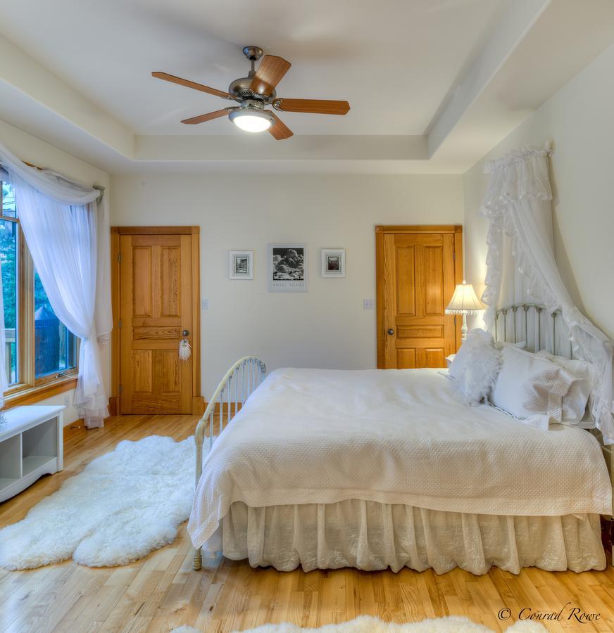 The Lodge At Trout Creek Bed And Breakfast Εξωτερικό φωτογραφία