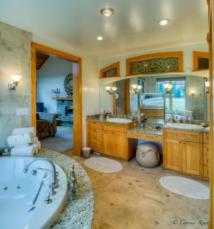 The Lodge At Trout Creek Bed And Breakfast Εξωτερικό φωτογραφία